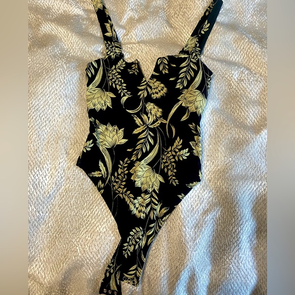 Free People Tops - Free People classic bodysuit